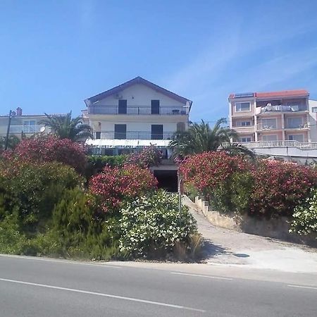 Apartmani Ruzmarin - Seget Donji, Trogir Extérieur photo
