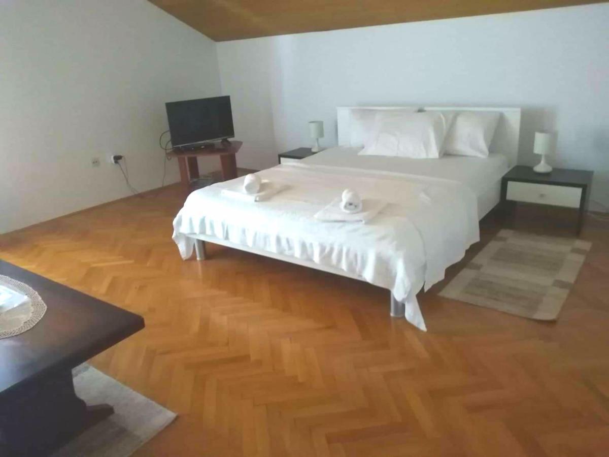 Apartmani Ruzmarin - Seget Donji, Trogir Extérieur photo