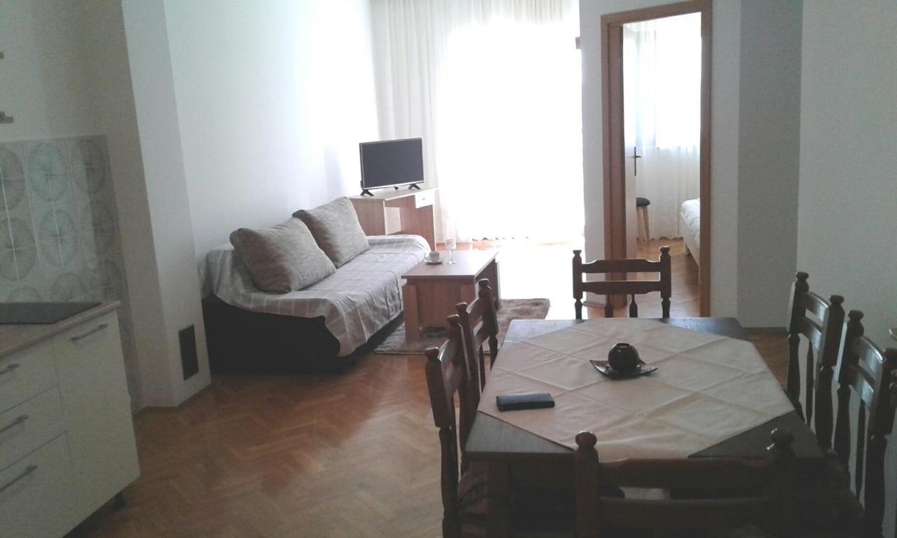 Apartmani Ruzmarin - Seget Donji, Trogir Extérieur photo
