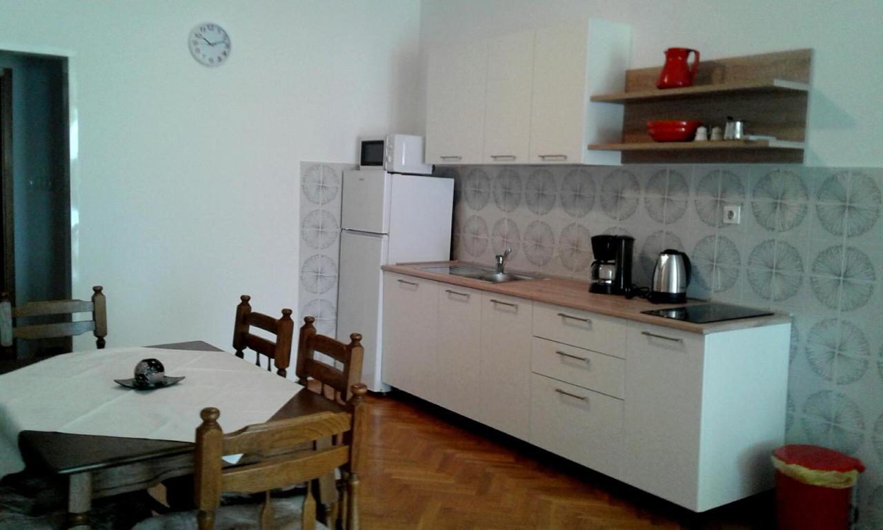 Apartmani Ruzmarin - Seget Donji, Trogir Extérieur photo
