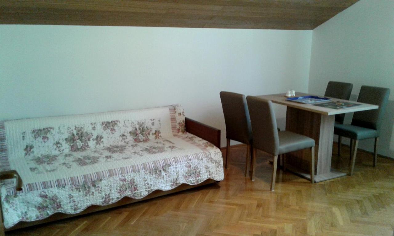 Apartmani Ruzmarin - Seget Donji, Trogir Extérieur photo