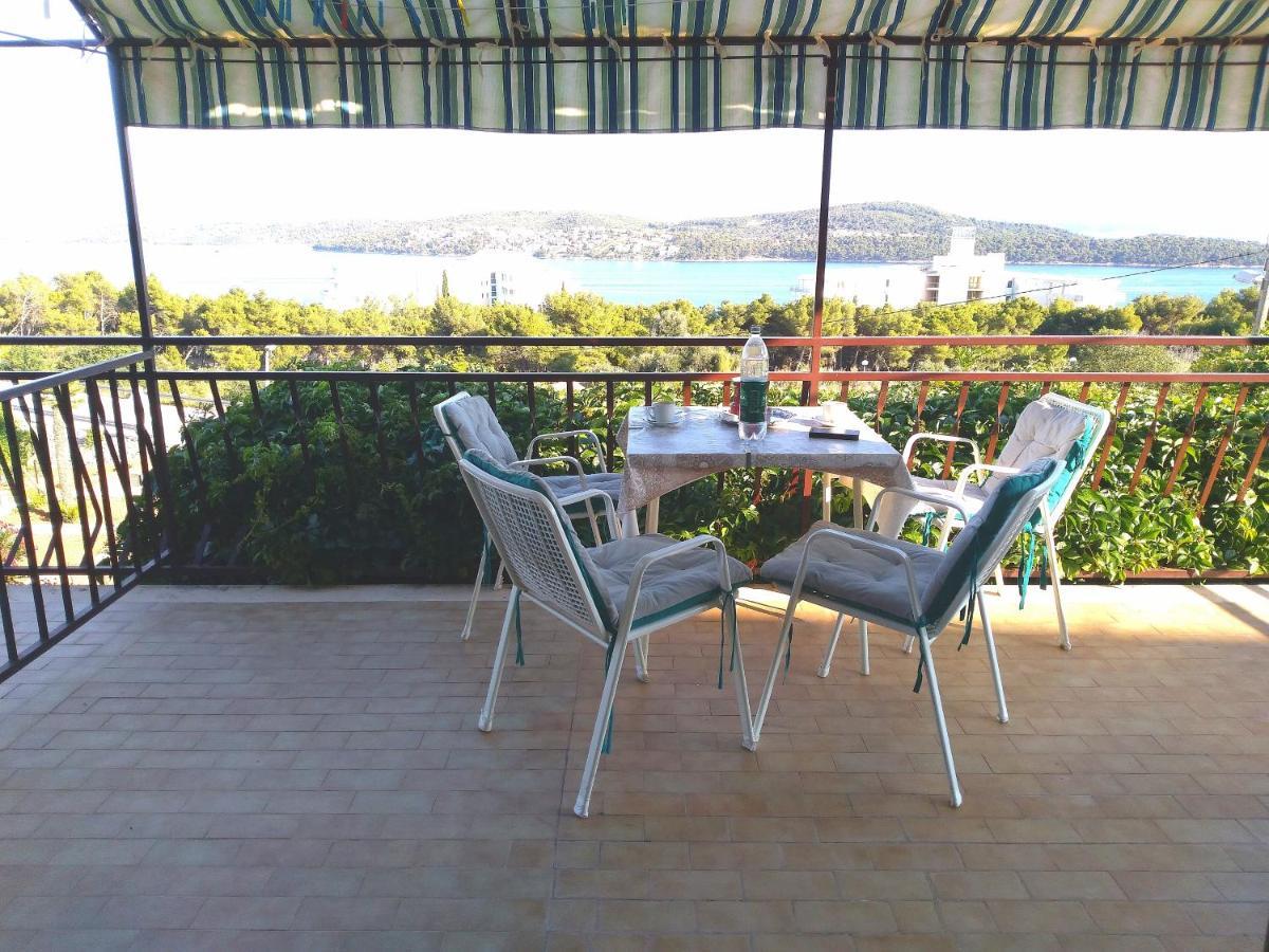 Apartmani Ruzmarin - Seget Donji, Trogir Extérieur photo
