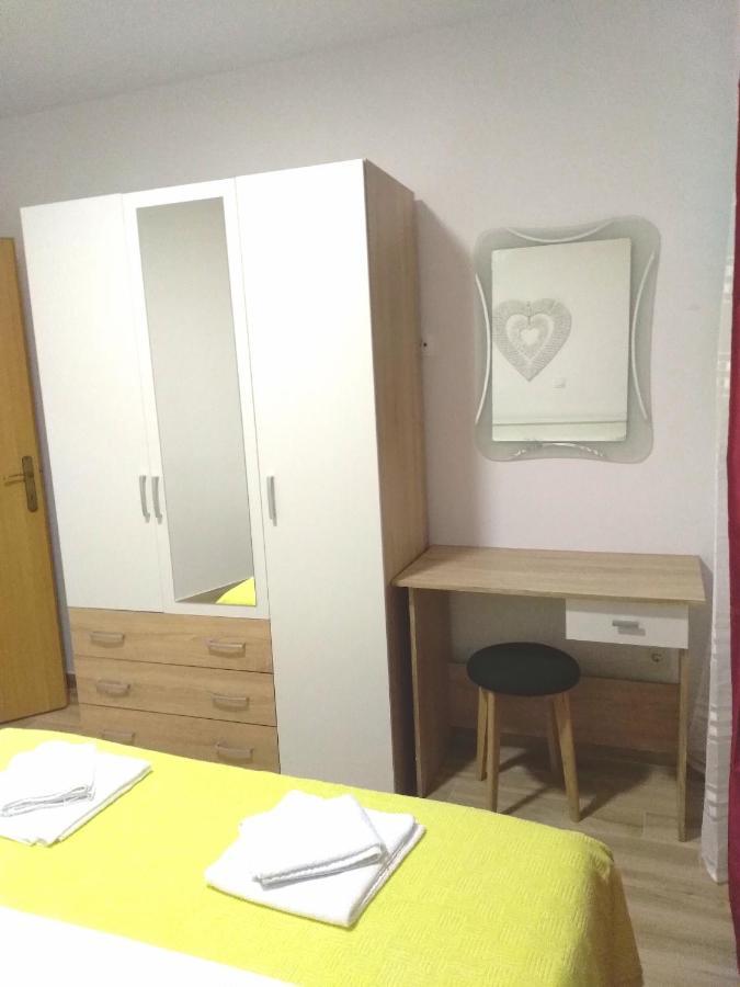 Apartmani Ruzmarin - Seget Donji, Trogir Extérieur photo