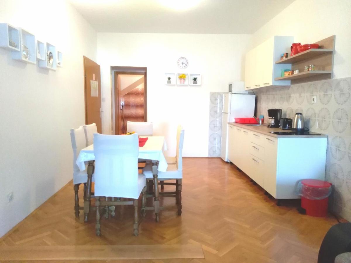 Apartmani Ruzmarin - Seget Donji, Trogir Extérieur photo