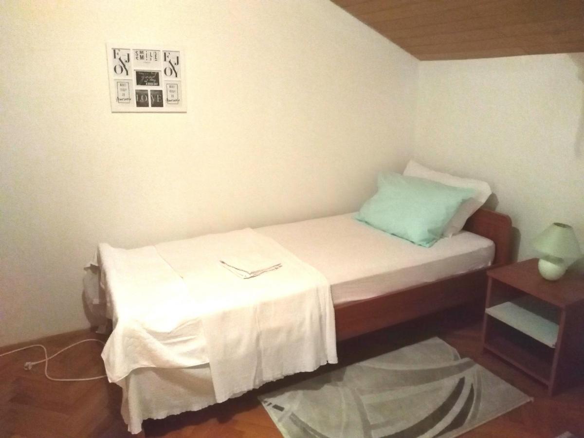 Apartmani Ruzmarin - Seget Donji, Trogir Extérieur photo