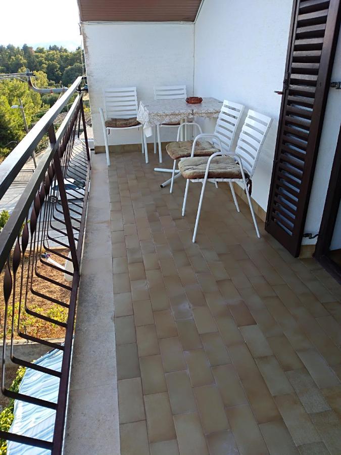 Apartmani Ruzmarin - Seget Donji, Trogir Extérieur photo