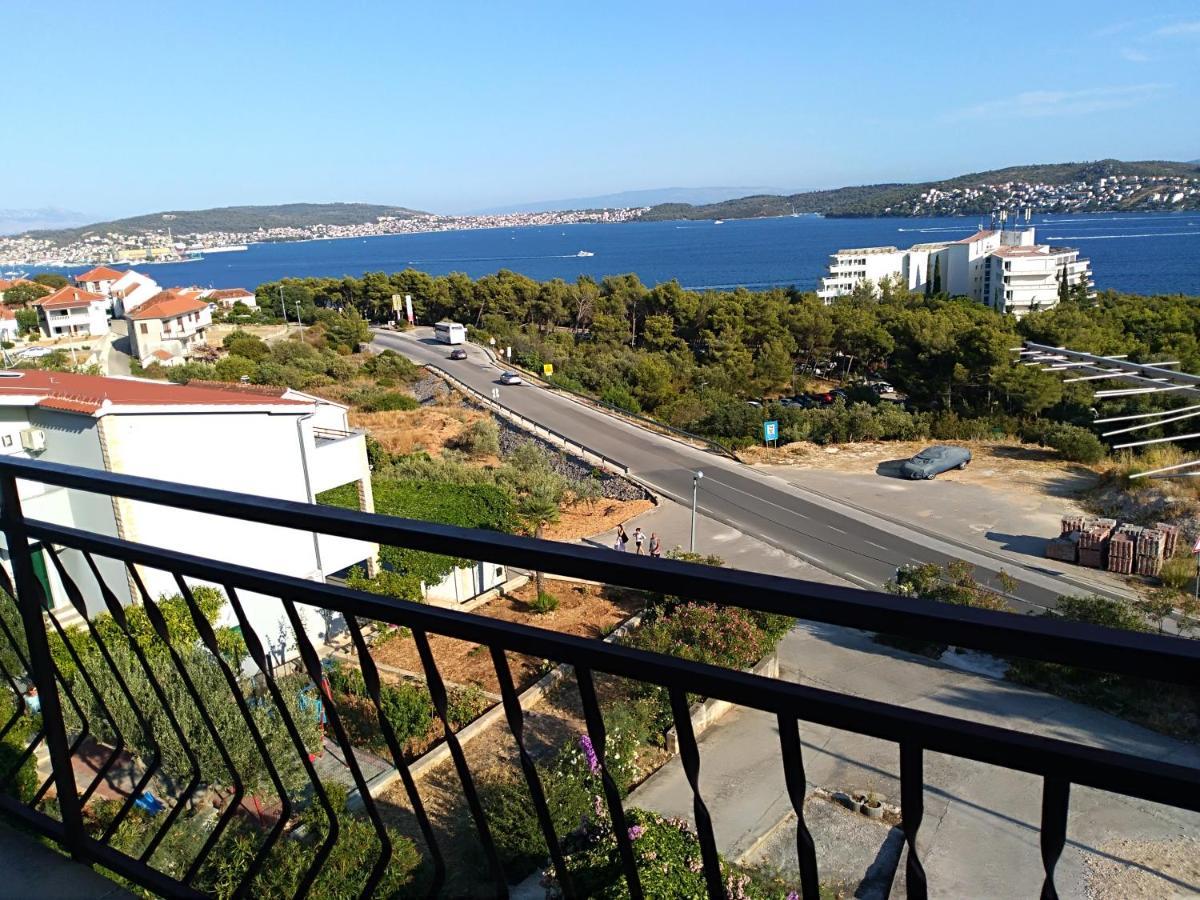 Apartmani Ruzmarin - Seget Donji, Trogir Extérieur photo